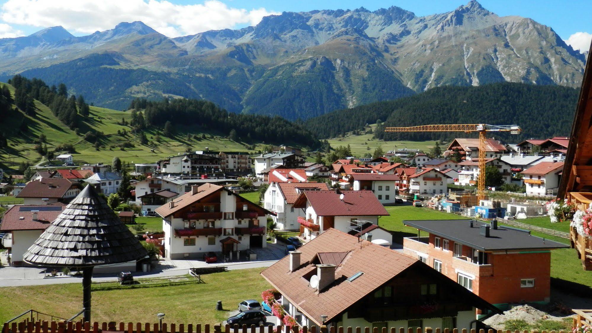 Collina Hotel Garni Наудерс Екстер'єр фото