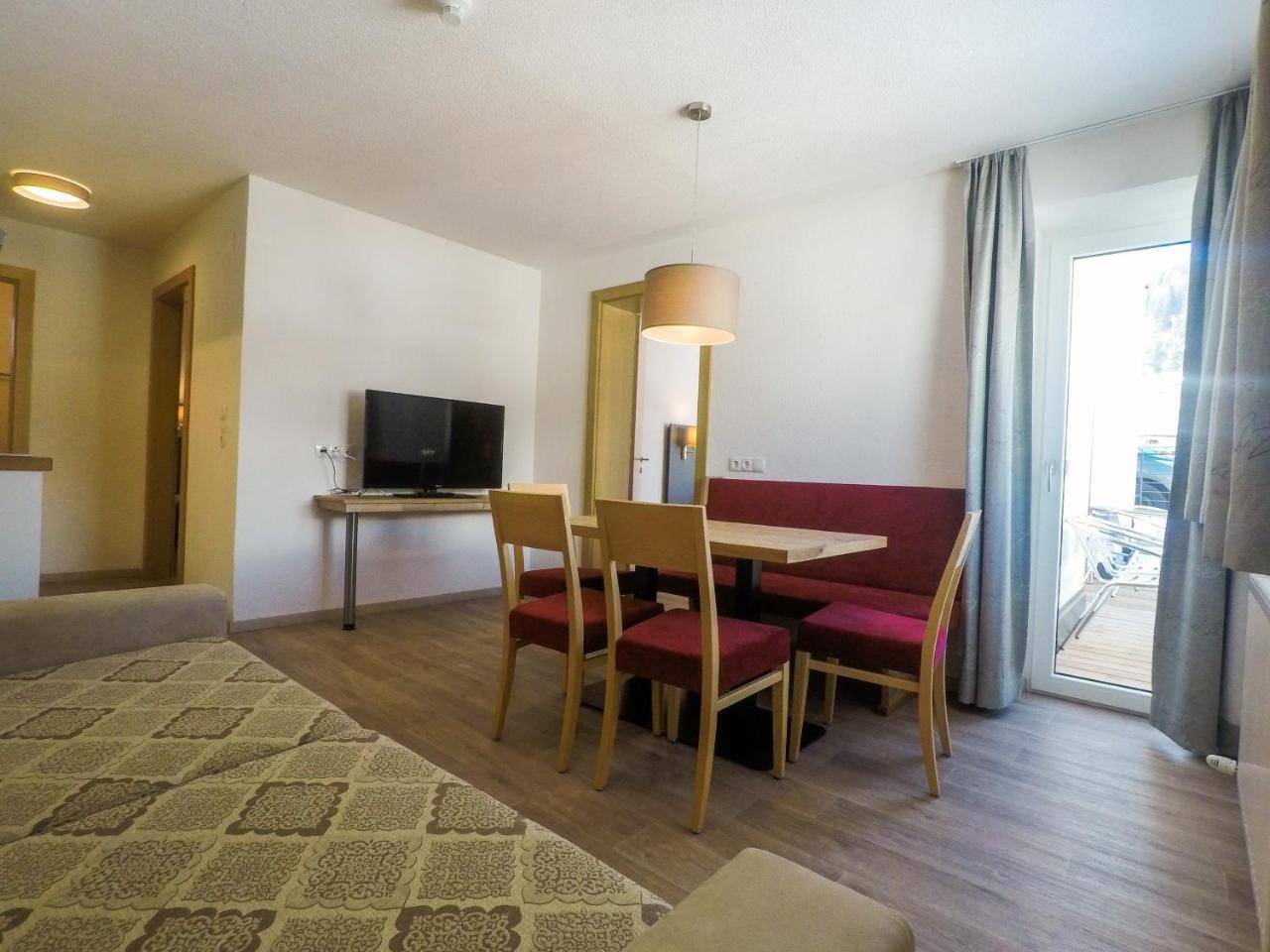 Collina Hotel Garni Наудерс Екстер'єр фото