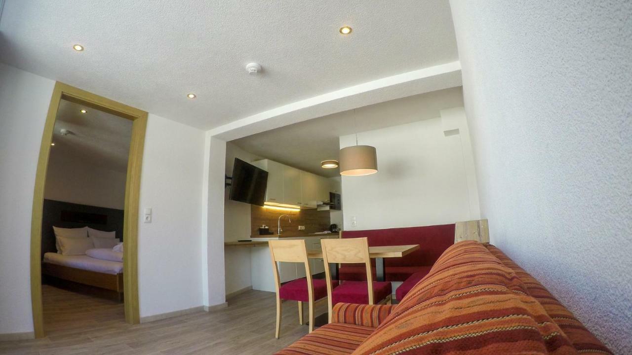 Collina Hotel Garni Наудерс Екстер'єр фото
