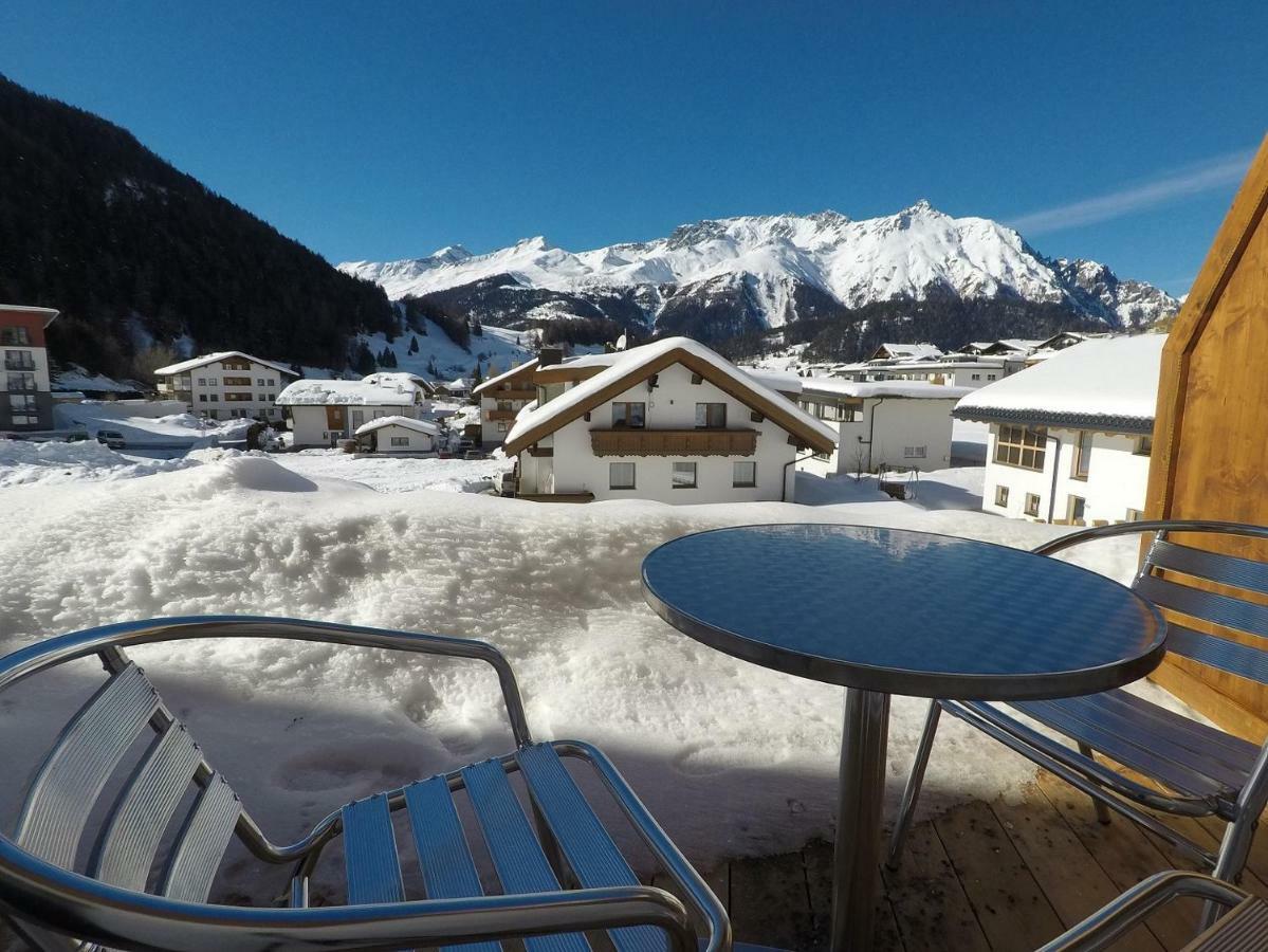 Collina Hotel Garni Наудерс Екстер'єр фото