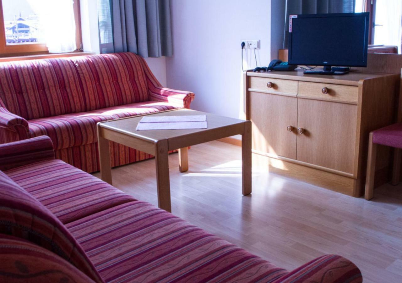 Collina Hotel Garni Наудерс Екстер'єр фото
